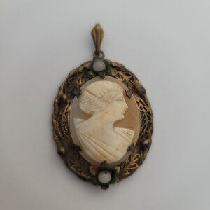 Antique Gold Filled & Angel Skin Cameo Pendant